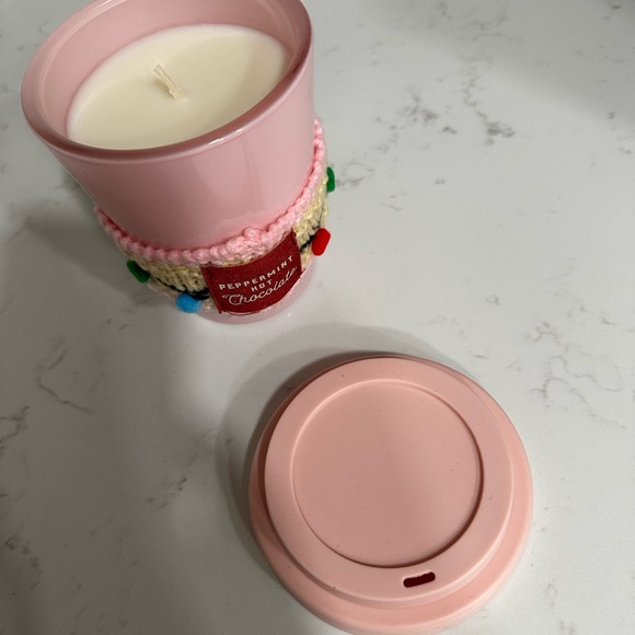 DW Home Peppermint Hot Chocolate Candle - Picture 2 of 2